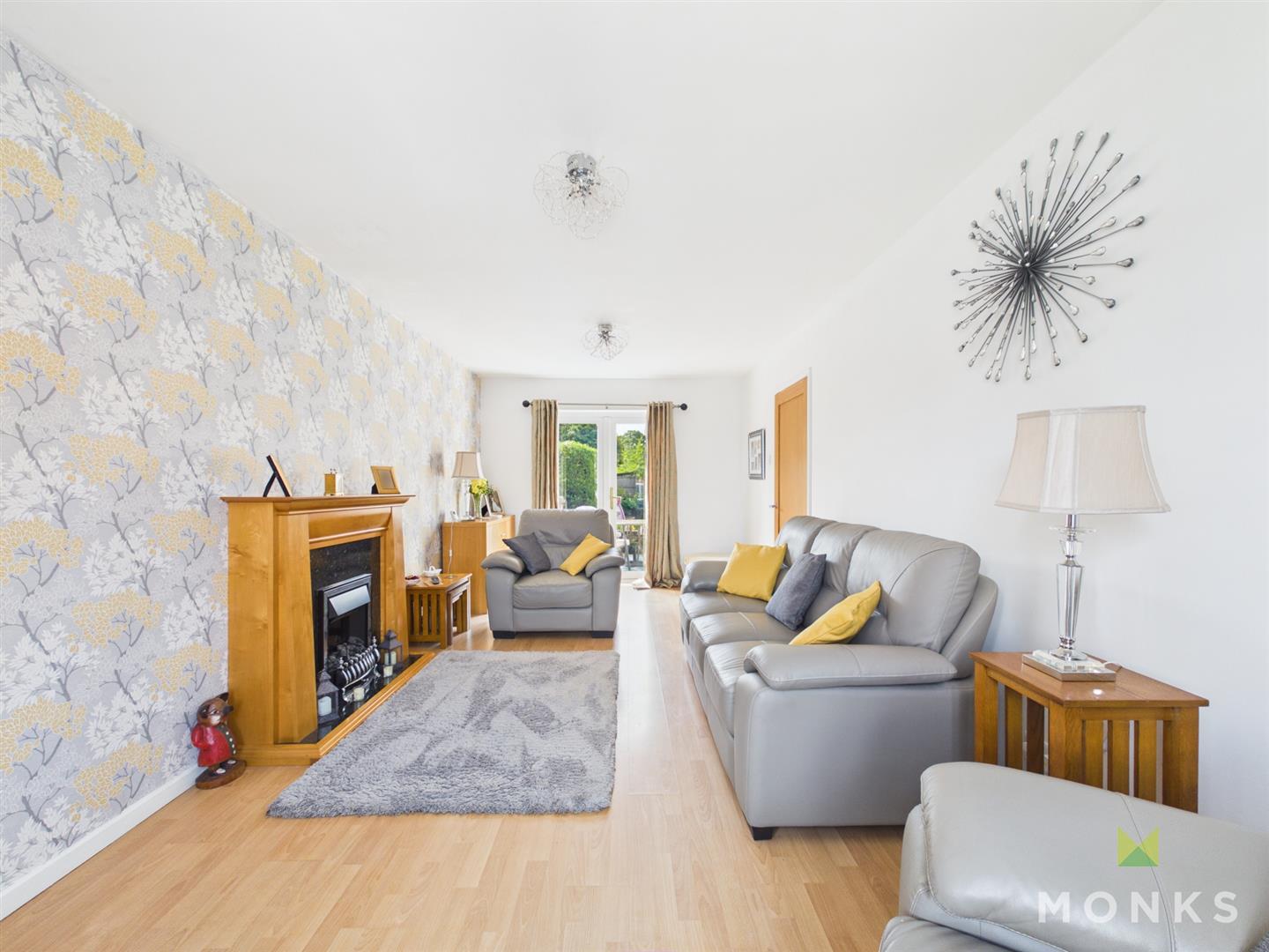 9 Whitfield Close, Oswestry, SY11 2XP For Sale